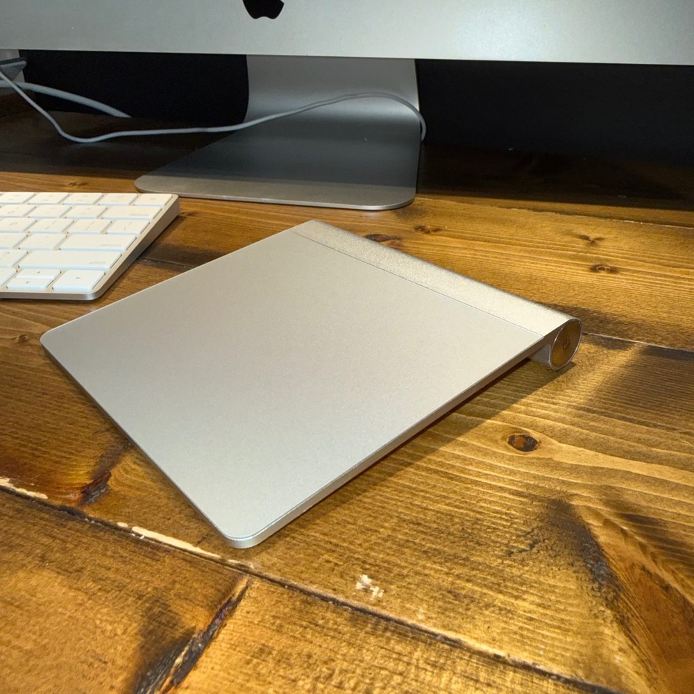 Apple Magic Trackpad 1st Gen A1339 Wireless Bluetooth Multi-Touch Double AA